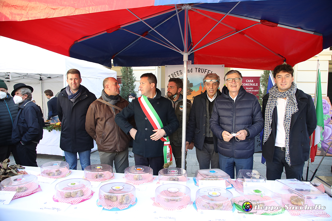 VBS_5925 - 10.ma Fiera Nazionale del Tartufo e Fiera dei Santi.jpg